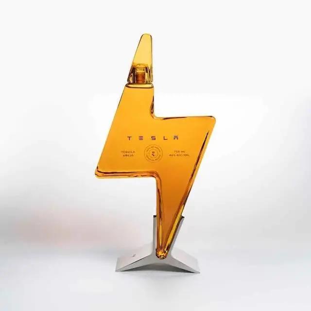 “特斯拉牌”龙舌兰酒~瓶，比飞天茅台还贵！